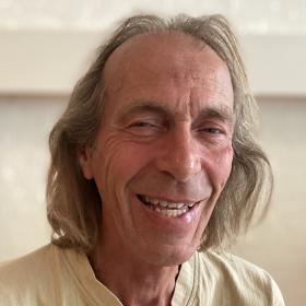 Michiel Neervoort, oprichter, docent en mede-eigenaar Anna Yoga